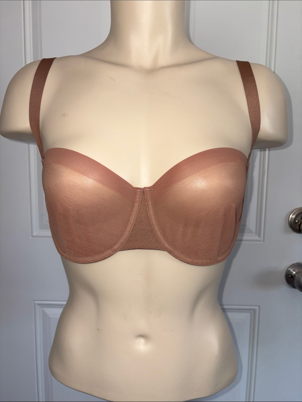 SKIMS No Show Molded Unlined Balconette Bra - Sienna - Picture 2 of 6